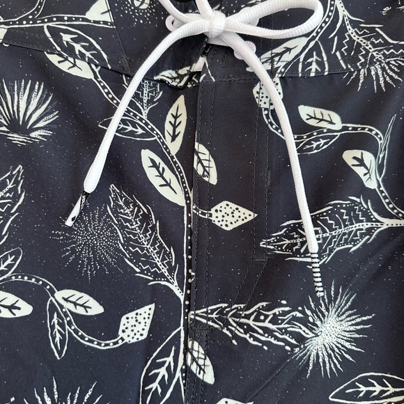 NWT Volcom Levitation Leaf 9.75” Manic 2 Boardshorts $60 - Picture 3 of 7